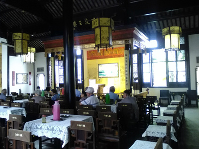 2015最后面还原当年人们在书场听评弹的场景模型_苏州评弹博物馆评论 - 去哪儿攻略社区