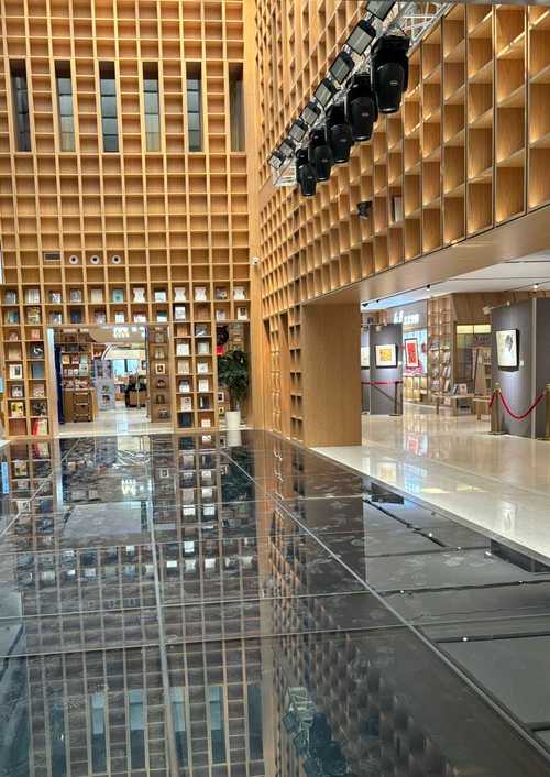 上海书城 传统与现代交织的文化殿堂